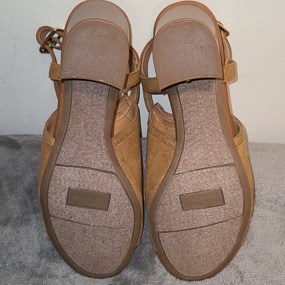 Dressbarn Sling-back Block Heel Sandals - Picture 3 of 4